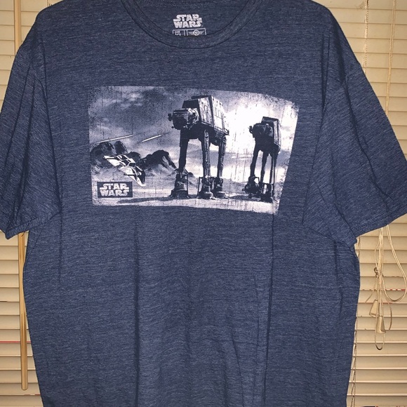 Soft Blue Star Wars graphic T-shirt pre owned - Picture 3 of 4